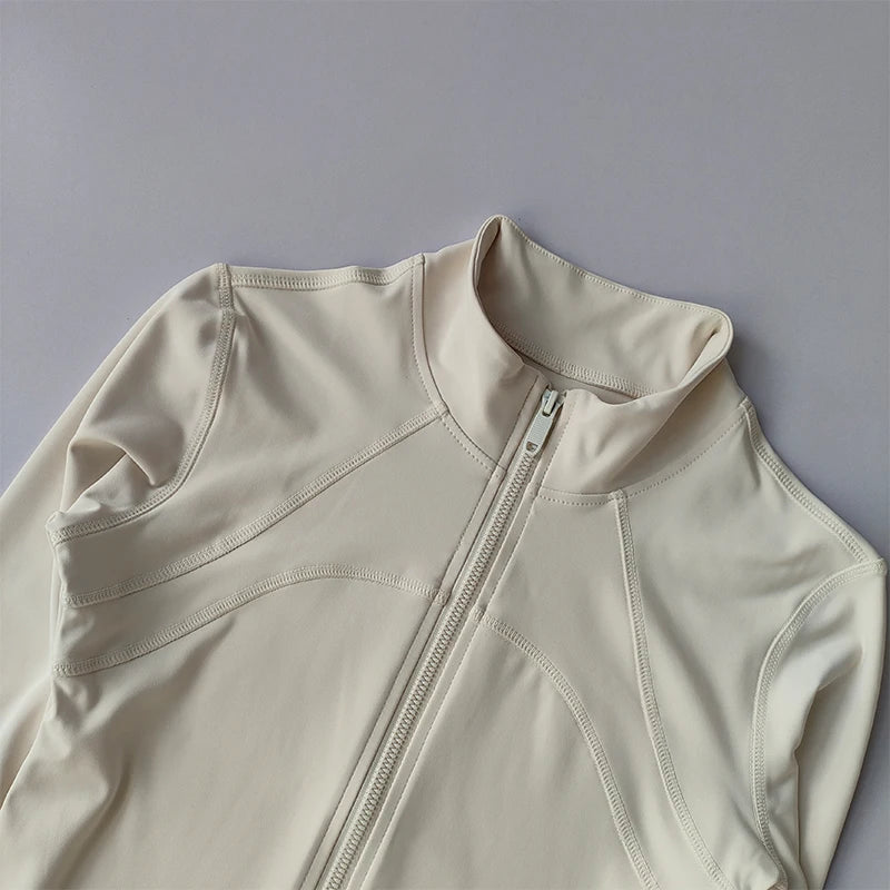 Windproof Long Sleeved Sports Jacket